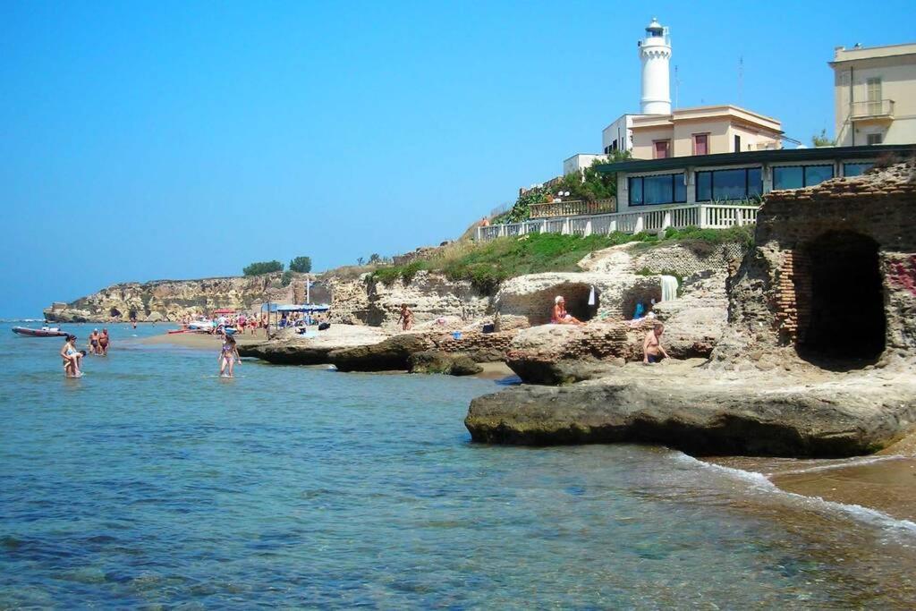 Roman Riviera آنسيو المظهر الخارجي الصورة